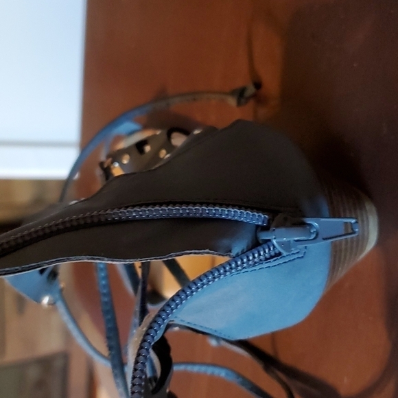 Beautiful sandals blue size 9W - Picture 3 of 6